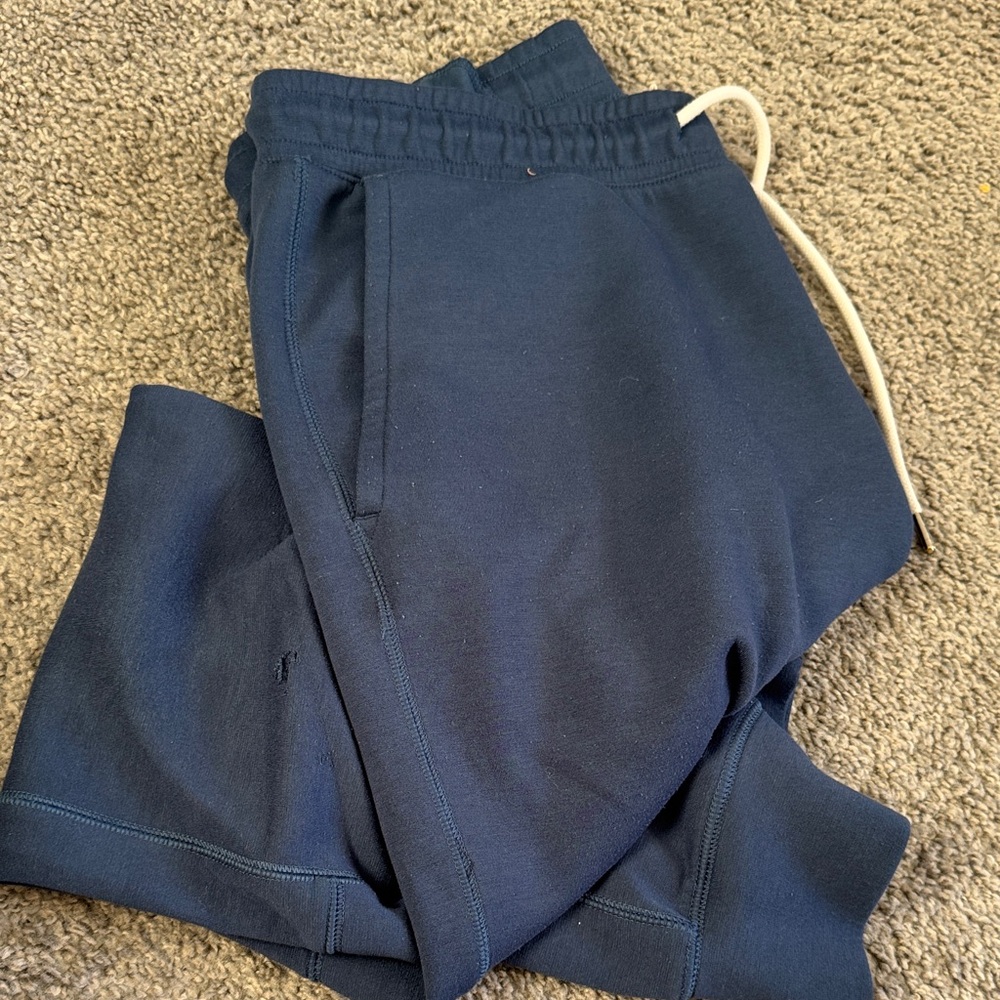 Navy AE Blue Jogger Pants
